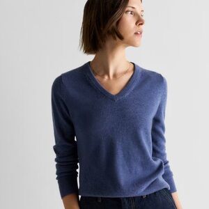 NWT Mongolian Cashmere V-Neck Sweater in blue!